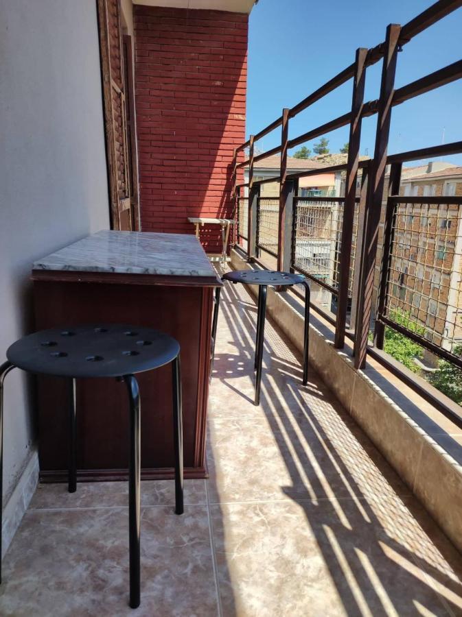 La Habitacion Del Piso Room In The Apartment Аликанте Екстериор снимка