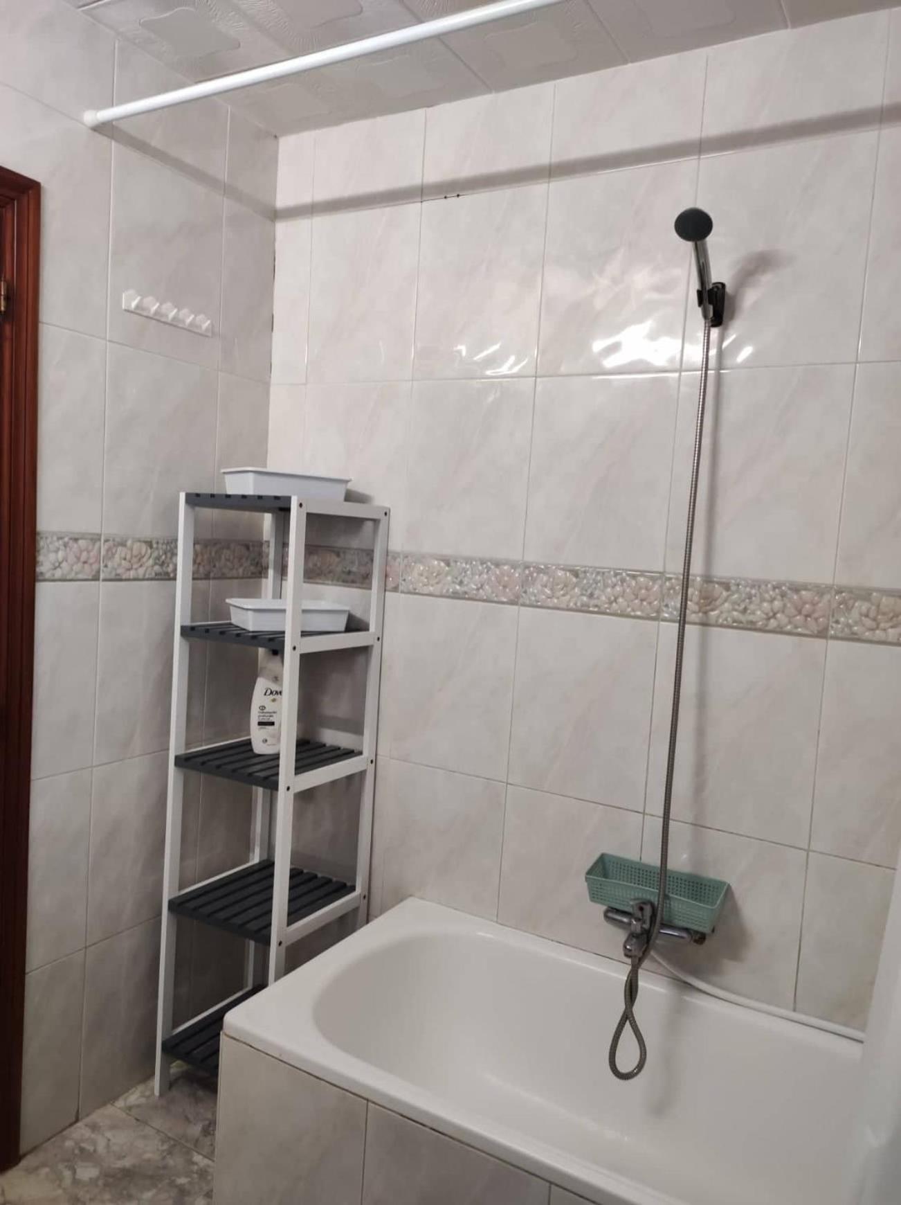 La Habitacion Del Piso Room In The Apartment Аликанте Екстериор снимка